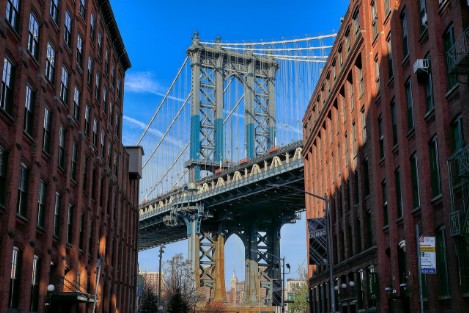  Manhattan Bridge ripreso da DUMBO  a Brooklyn, New York.